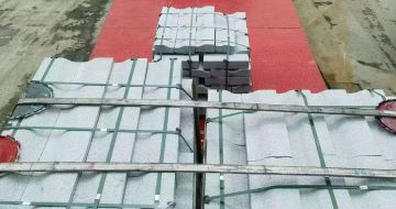 海口 芝麻白仿形加直形路沿石出货日常