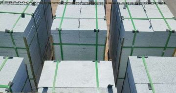 海口 芝麻白花岗岩5公分地铺石 花岗岩厂家工厂装车日常