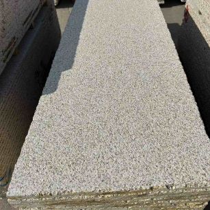 海口 黄金麻花岗岩荔枝面毛板，半成品