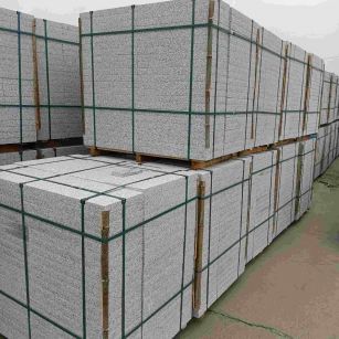 海口 白麻花岗岩石材荔枝面地铺石（300*600*50）