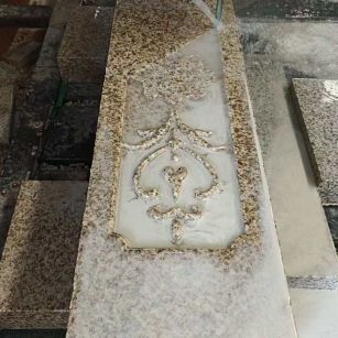 海口 黄金麻花岗岩异形加工雕刻栏杆大柱