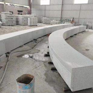 海口芝麻白花岗岩石板材 园林光面弧形坐凳