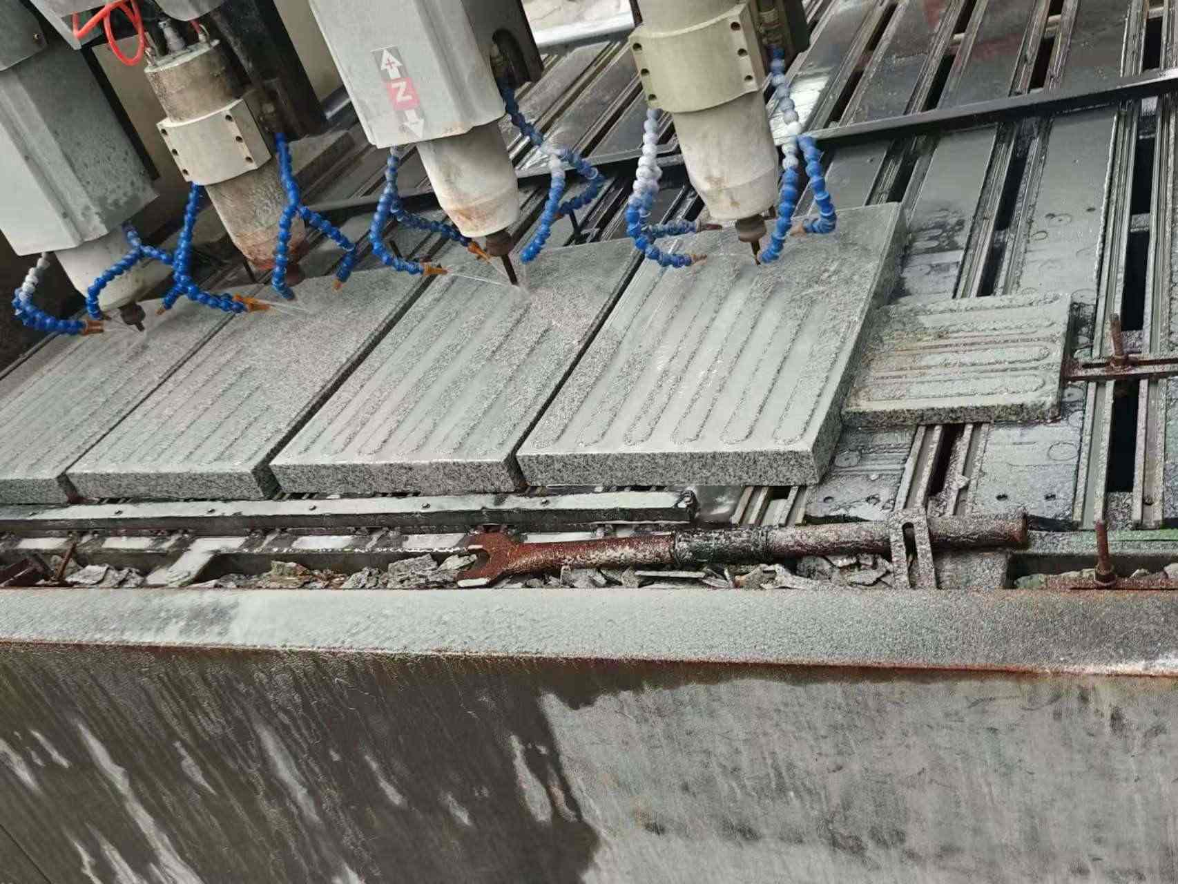 海口 芝麻白花岗岩荔枝面盲道雕刻