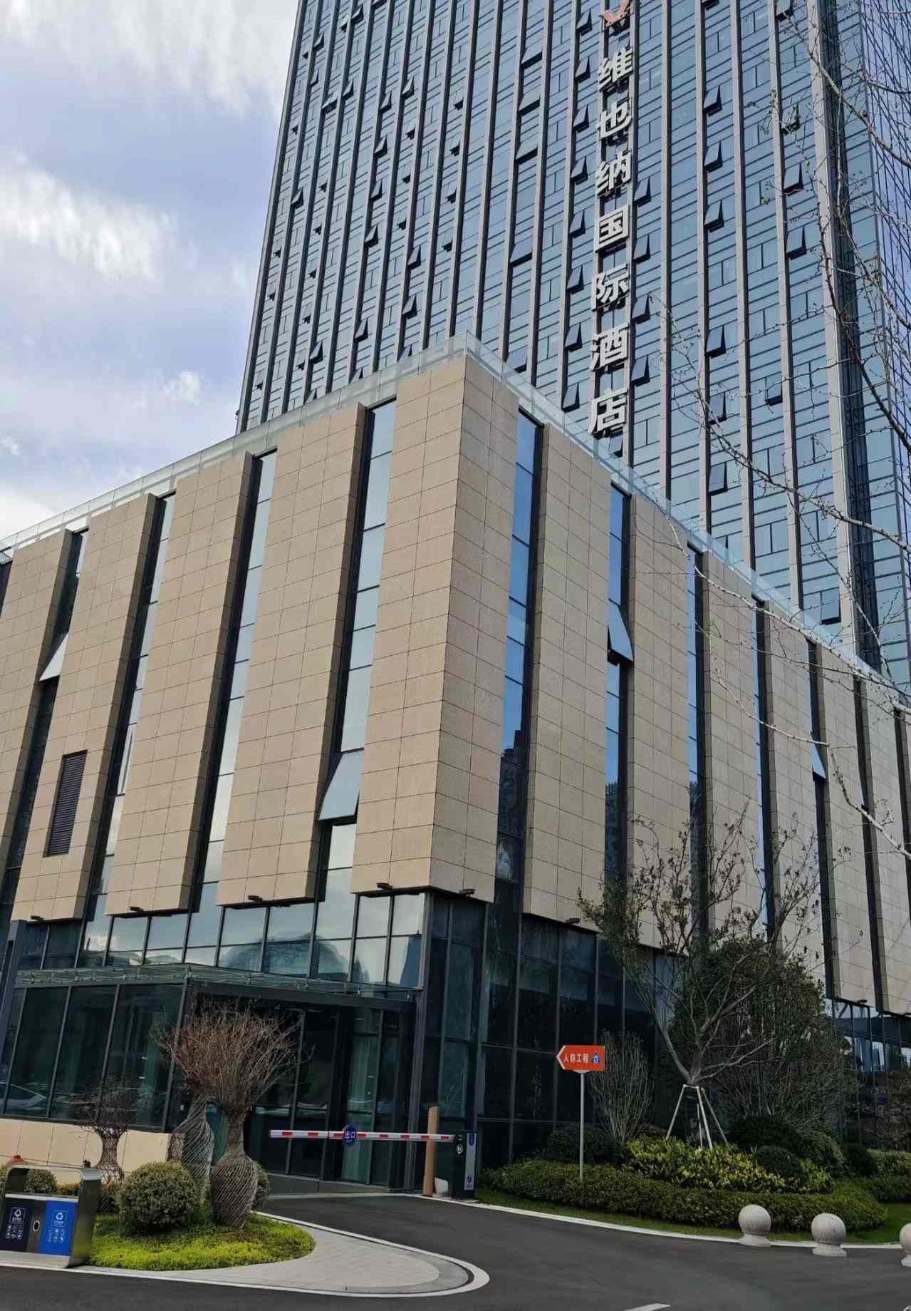 海口 黄金麻花岗岩外墙干挂