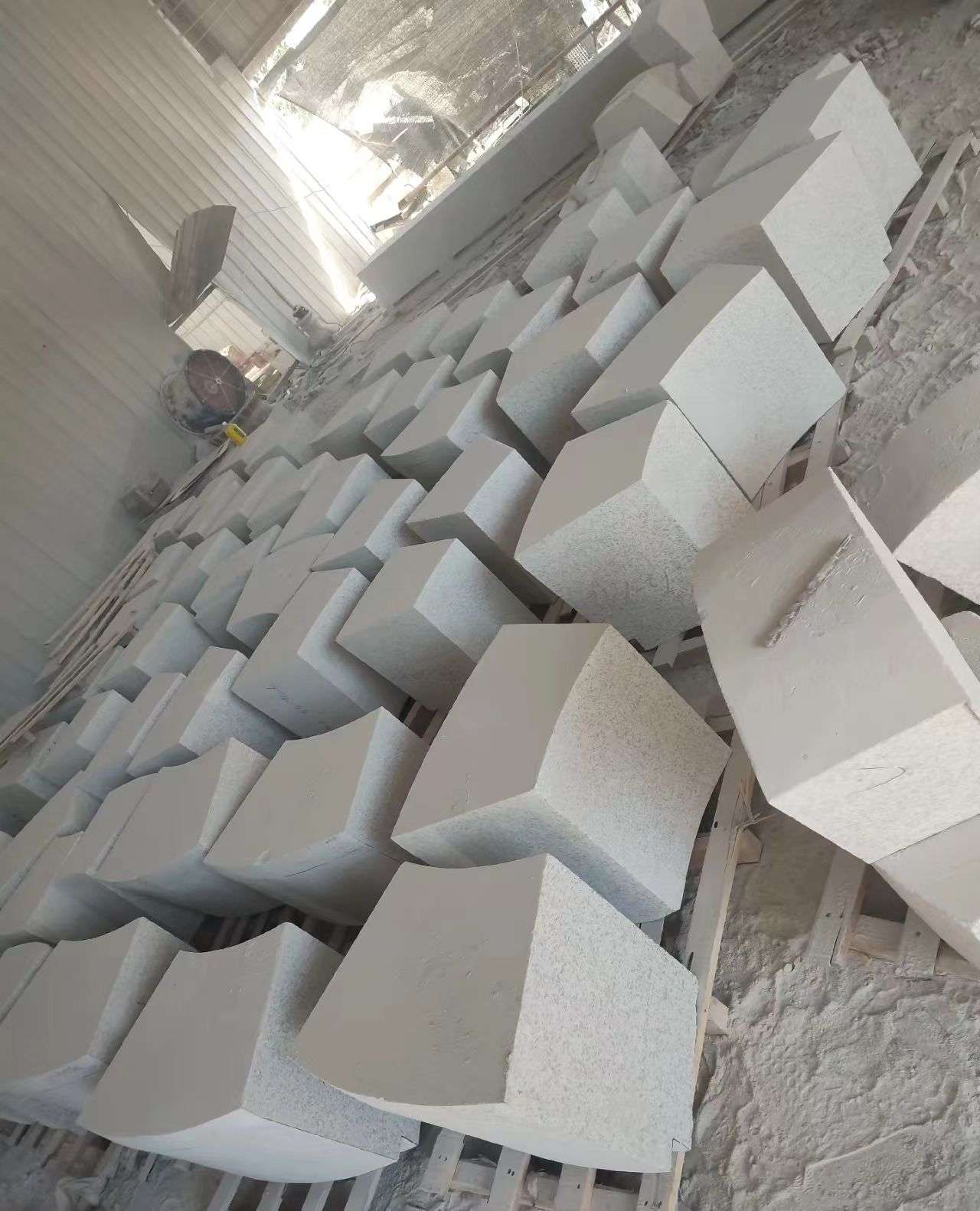 海口 白麻花岗岩异形坐凳