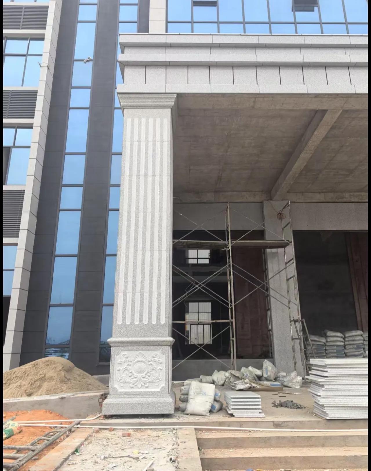 海口 芝麻白光面花岗岩门楼大柱（罗马柱）配雕花底座