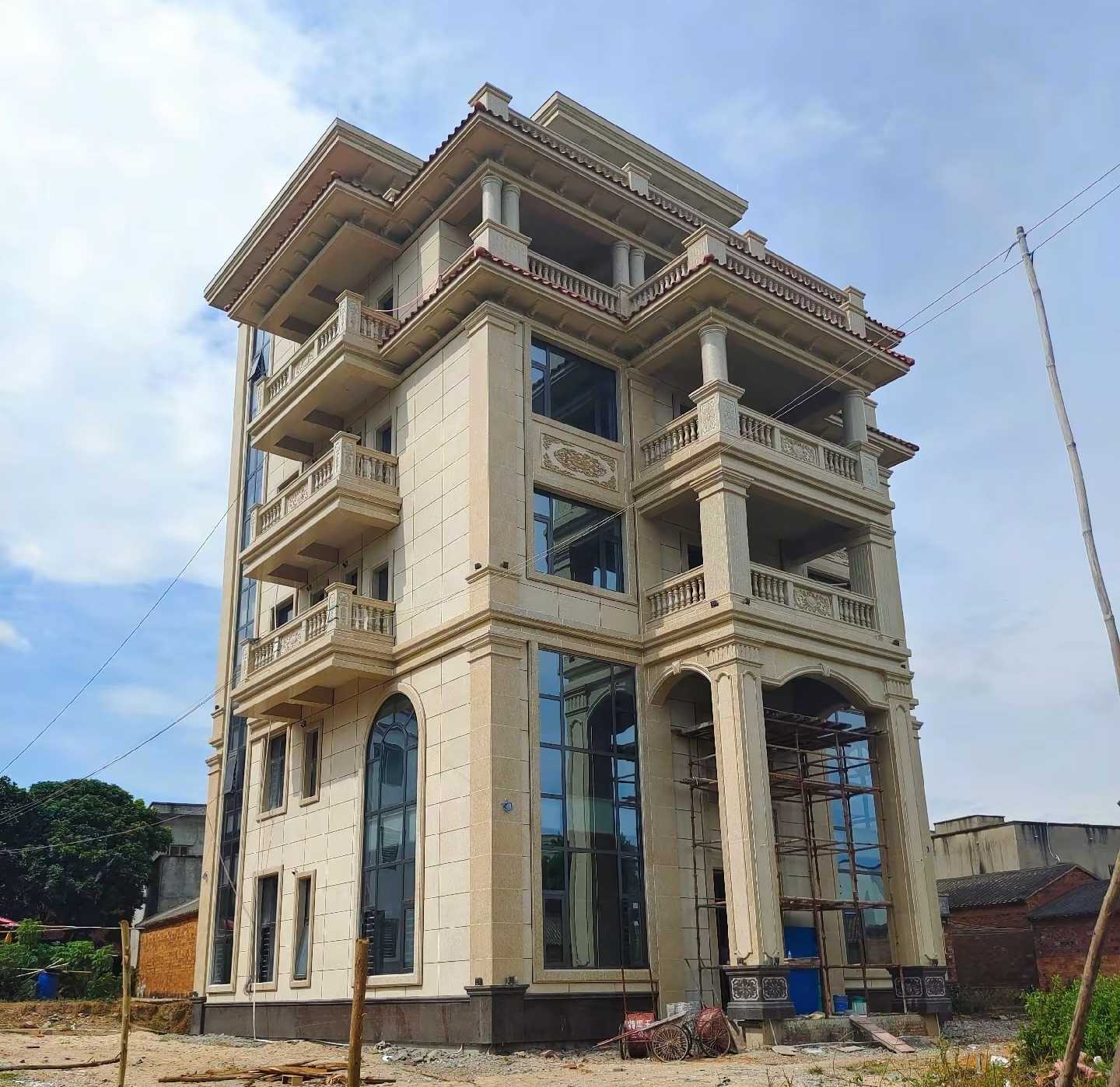 海口 黄金麻花岗岩石材别墅外墙干挂搭配（雕花栏杆花瓶柱门楼罗马柱）