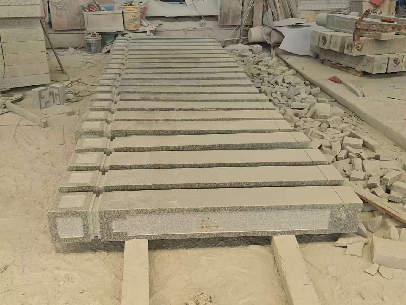 海口 芝麻白异形加工雕刻-栏杆大柱，方柱