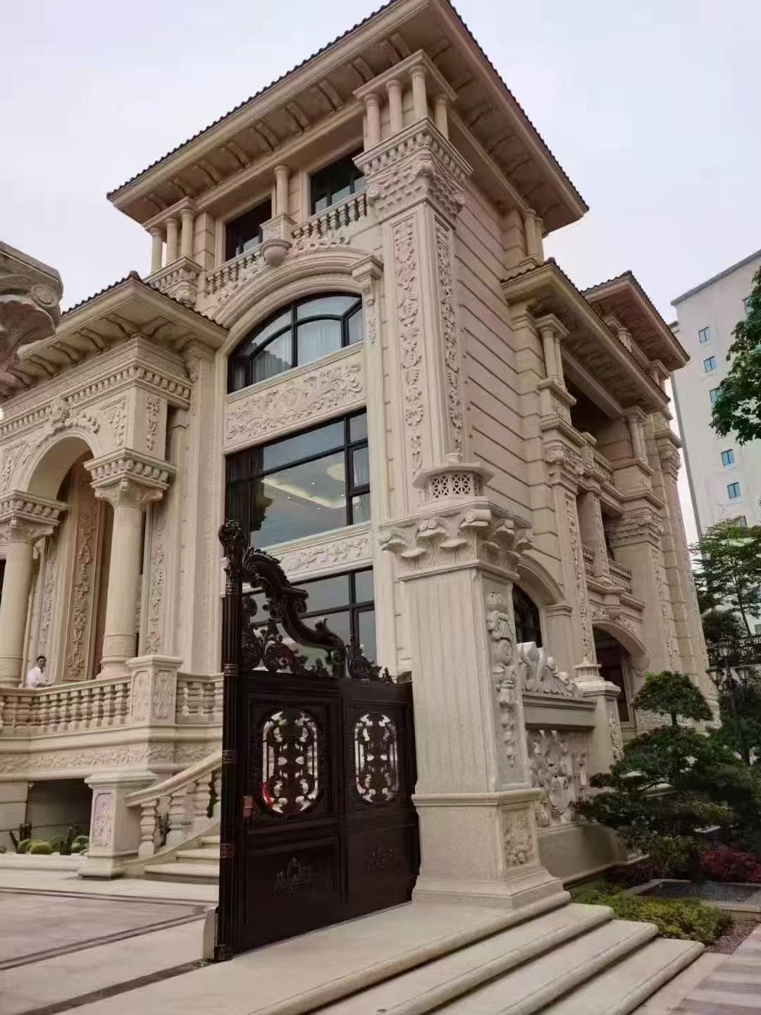 海口 黄金麻花岗岩别墅外墙干挂效果展示