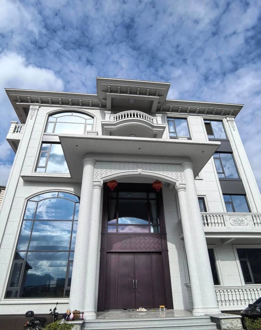 海口白麻别墅外墙干挂石材效果示例