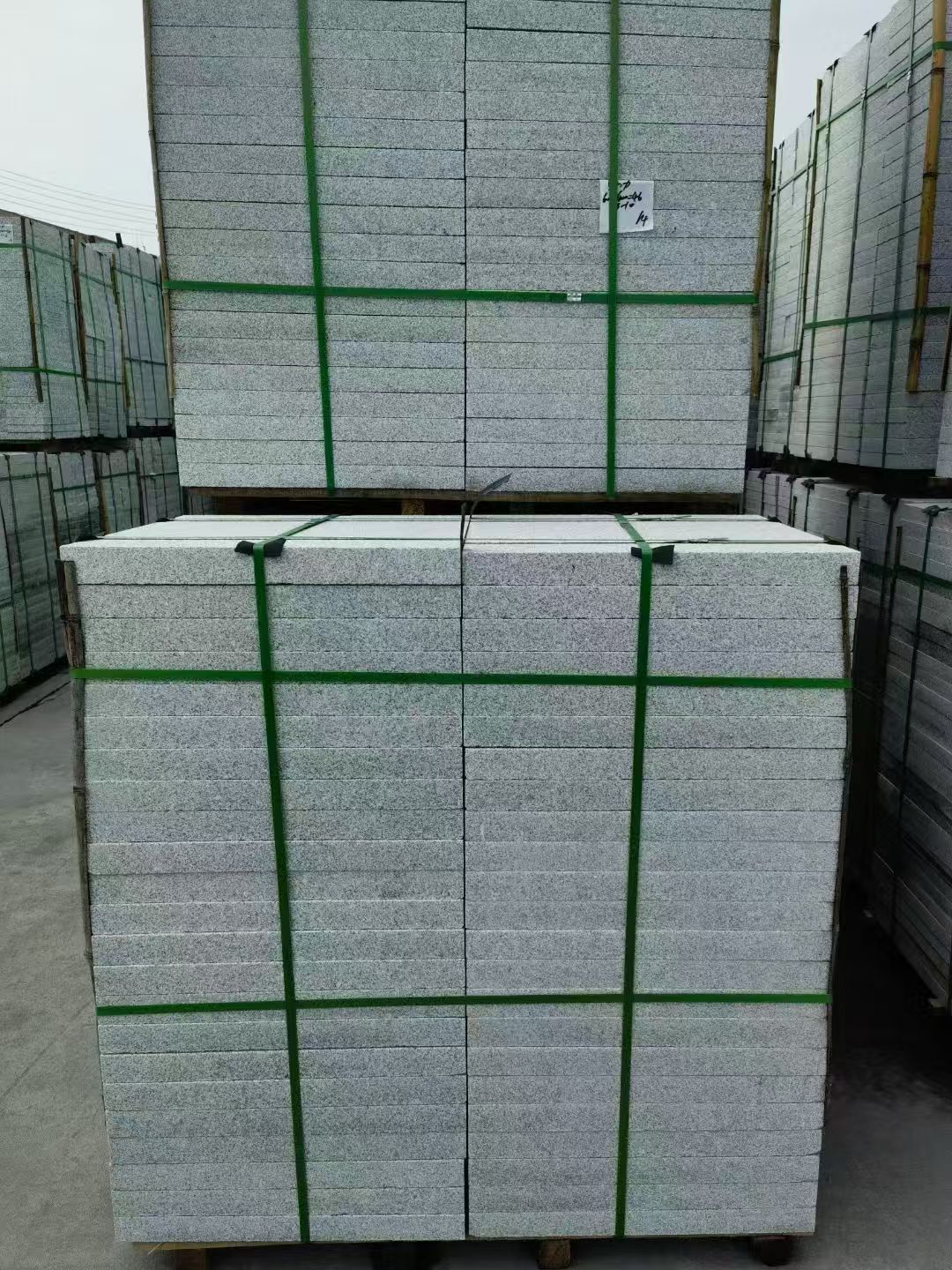 海口 芝麻白火烧，园林广场市政工程地铺石，1.8~5.0厚均有现货