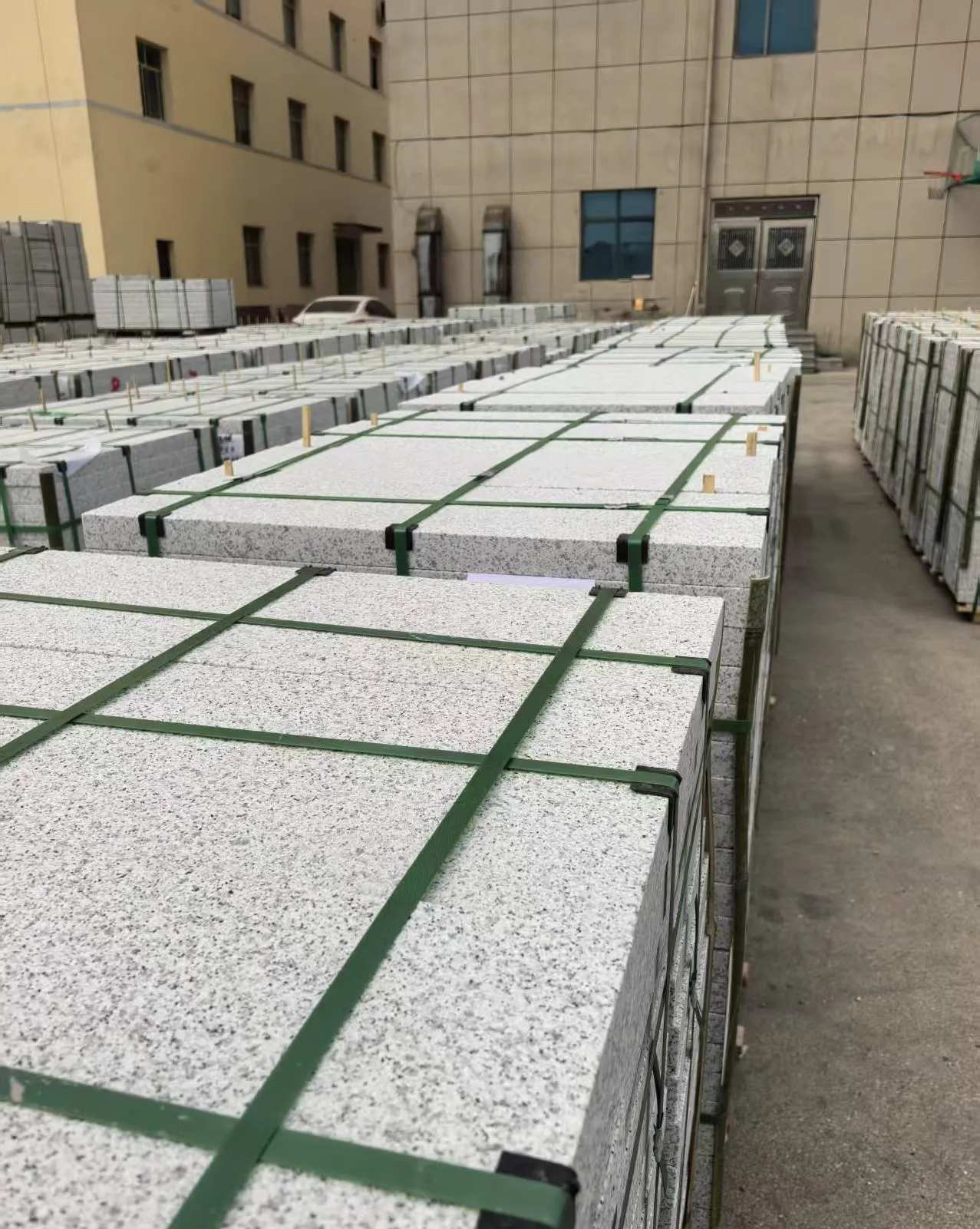 海口 白麻花岗岩5.0公分荔枝面地铺石