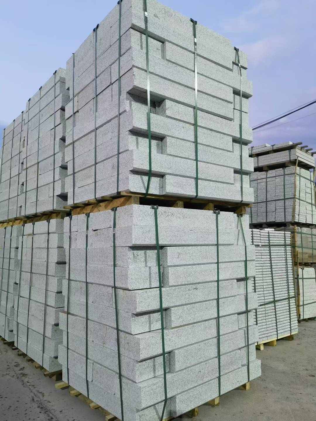 海口 芝麻白花岗岩路沿石，路缘石，路肩石，道牙，立缘石，马路牙子，街沿石，侧石等