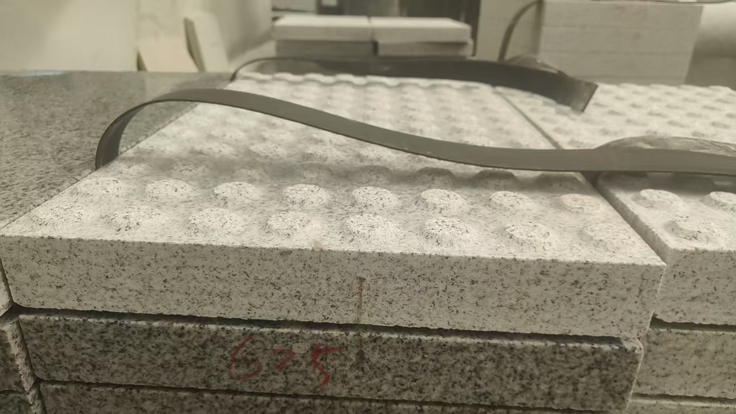 海口 芝麻白花岗岩6.0公分荔枝面五轴加工雕刻盲点