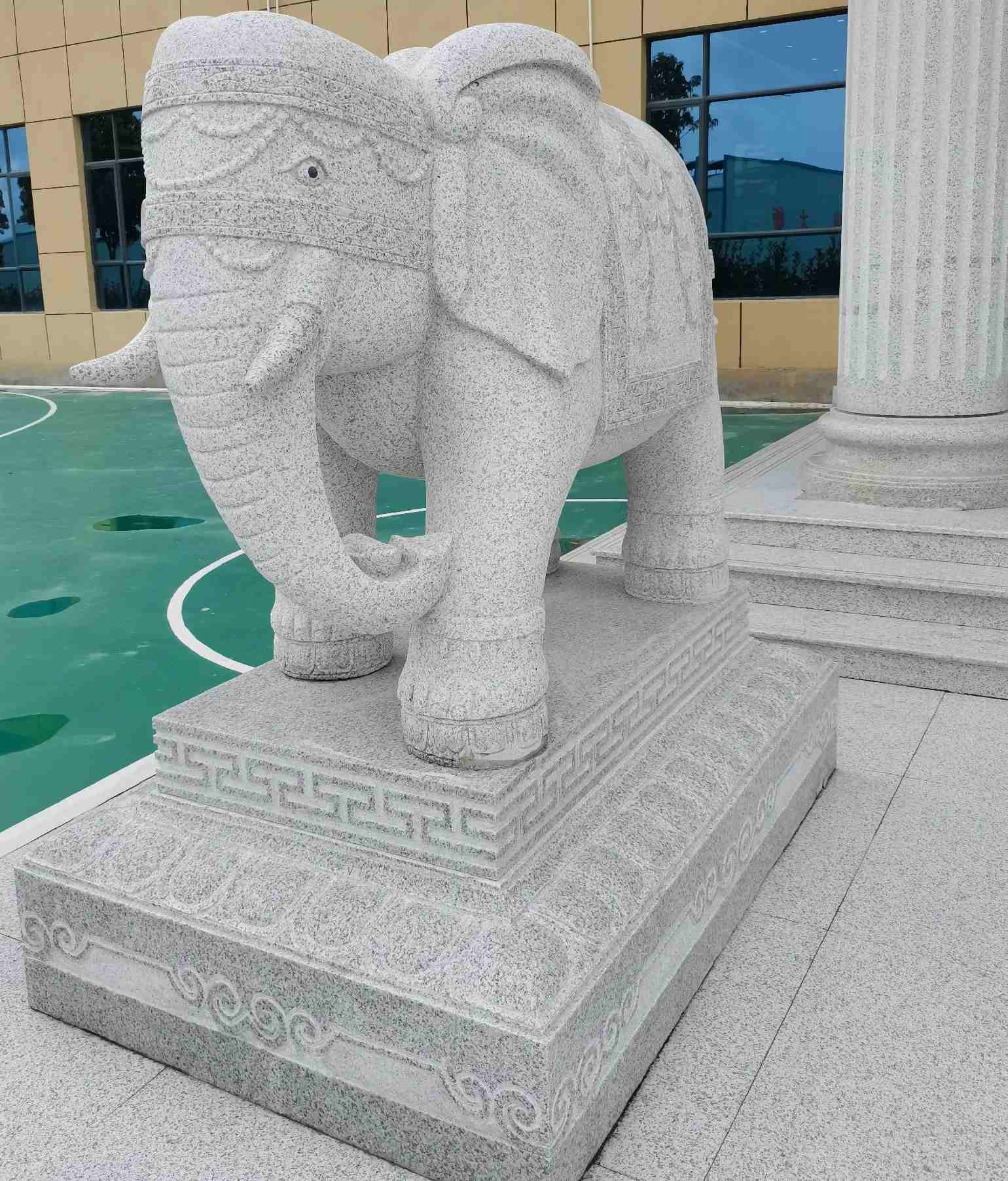 海口 白麻花岗岩动物异形石雕-大象