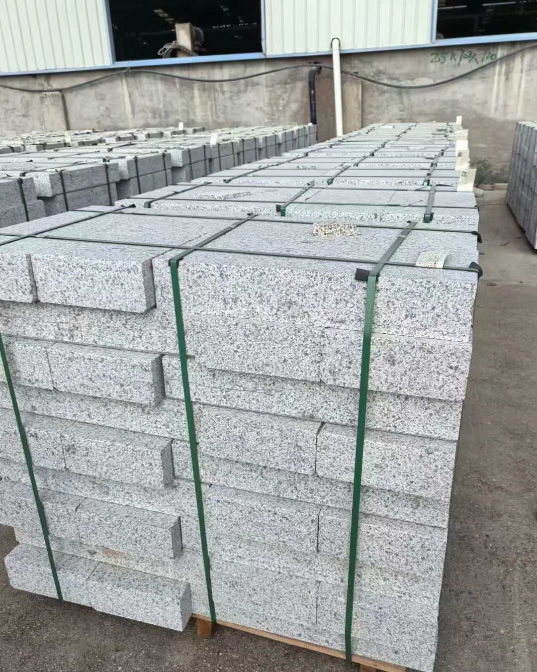 海口 白麻花岗岩路沿石，弧形路沿石，道牙石，马路牙子，界石，路缘石，平沿石，直岩石，平缘石等