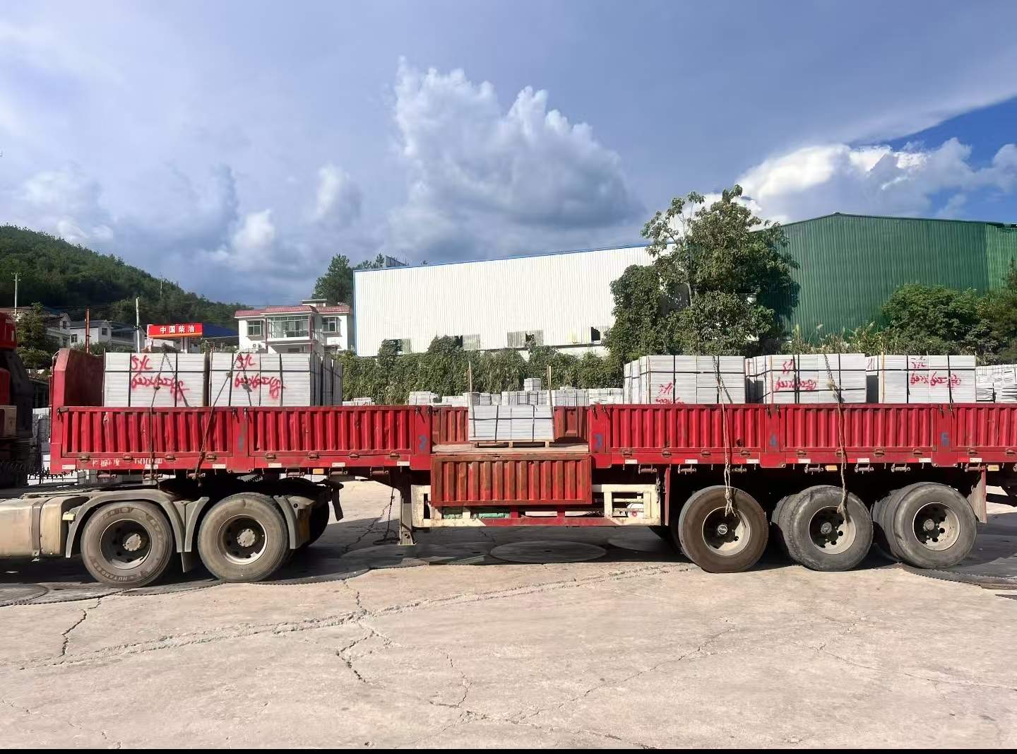 海口 芝麻灰花岗岩地铺石出货日常