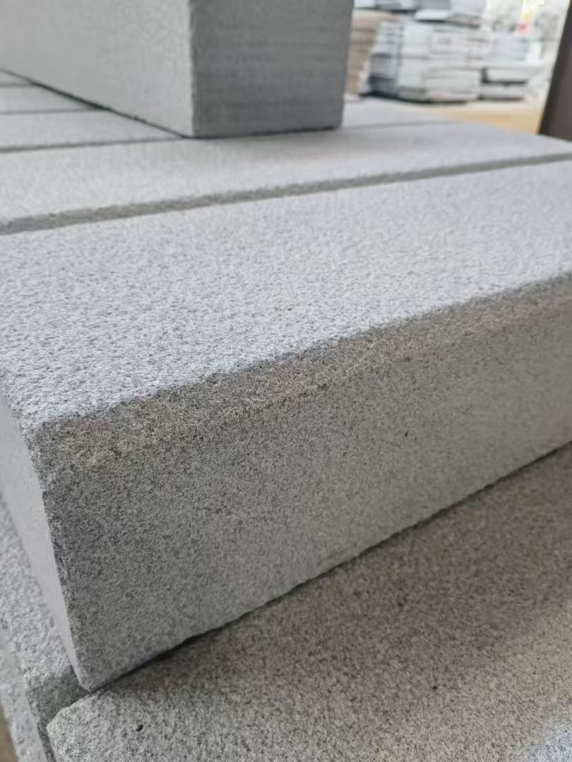 海口 芝麻灰荔枝面路沿石